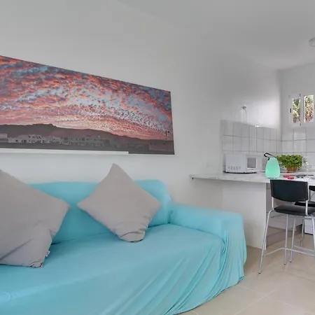 Charming In With Shared Pool - 50 M² Lägenhet