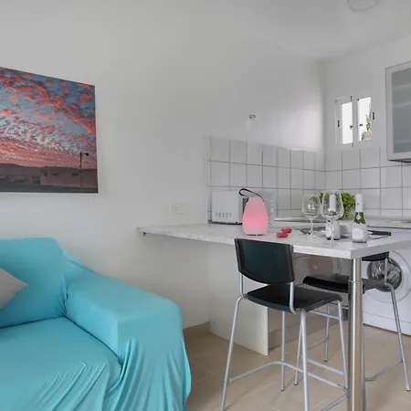Charming In With Shared Pool - 50 M² Daire *